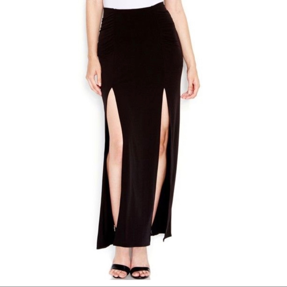 Guess skirt with front, double-slits